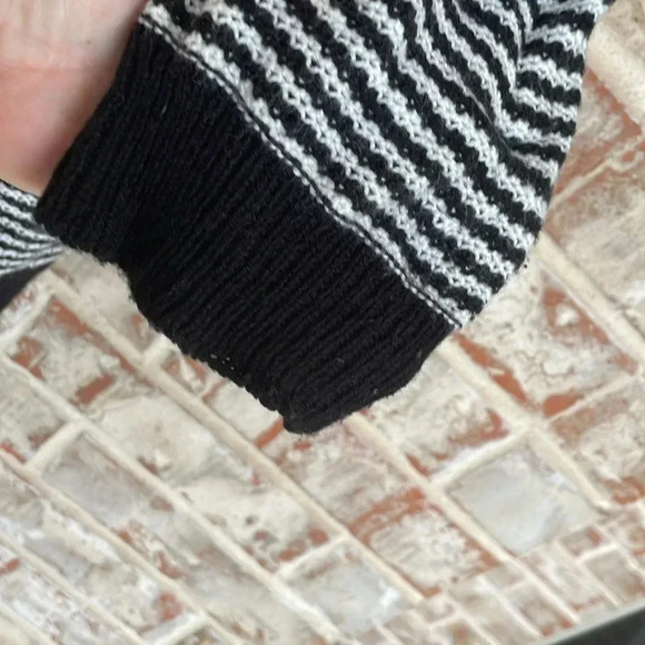 Retrology Striped Rayon Polyester Open Lapel Cardigan Sweater - Picture 4 of 8